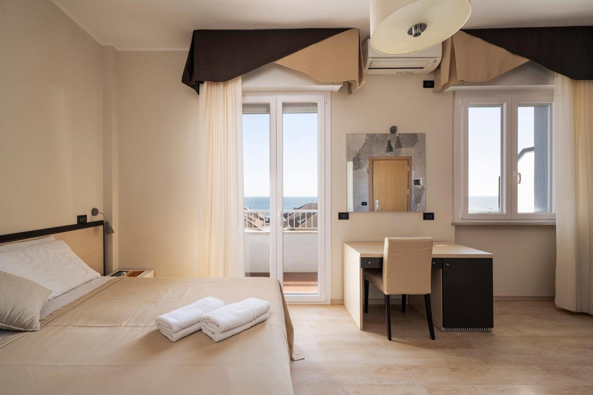 Hotel Mondial Porto Recanati Luaran gambar
