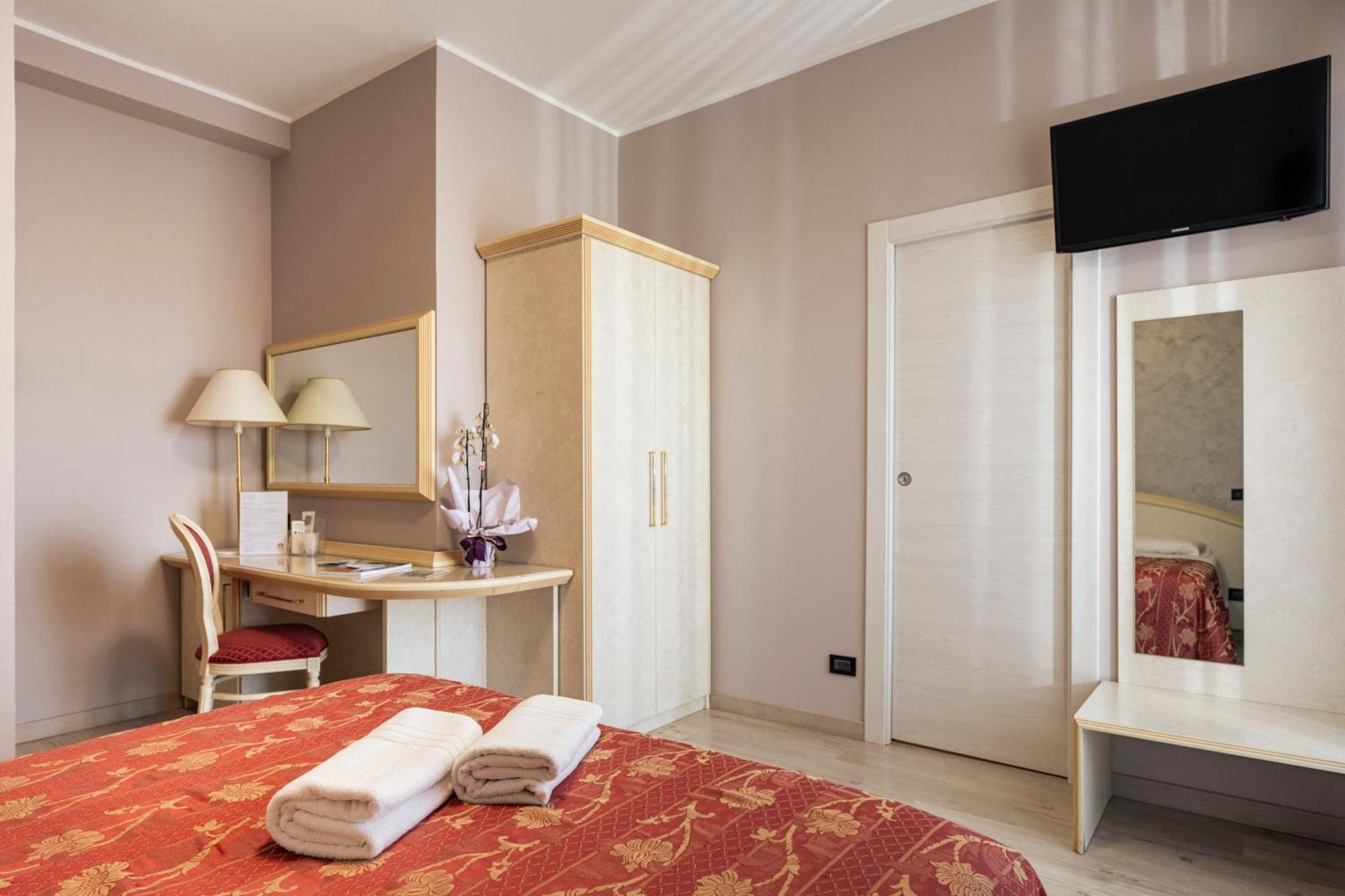 Hotel Mondial Porto Recanati Luaran gambar