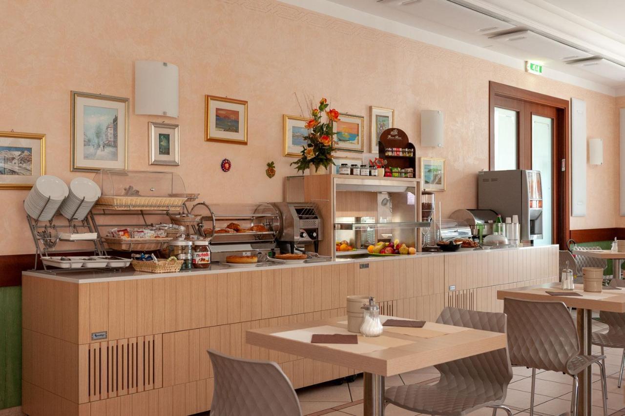 Hotel Mondial Porto Recanati Luaran gambar