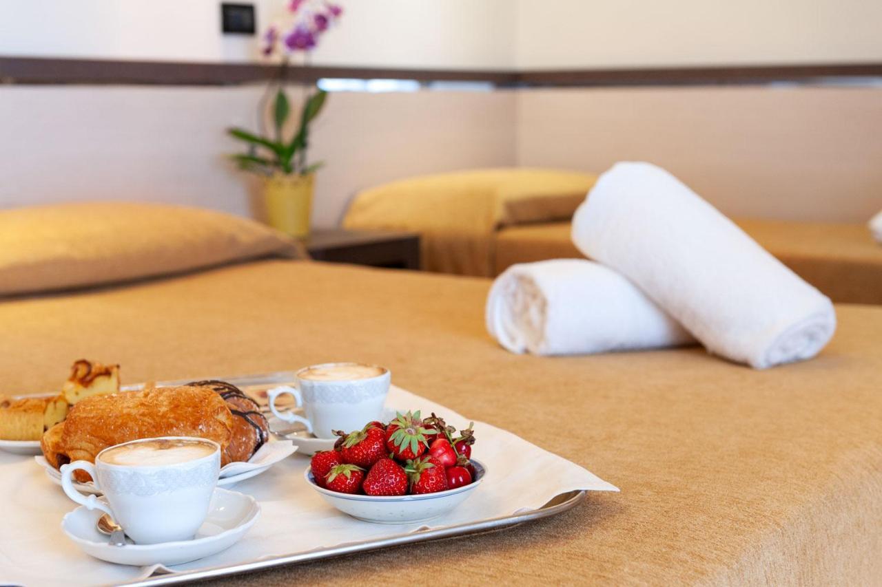 Hotel Mondial Porto Recanati Luaran gambar